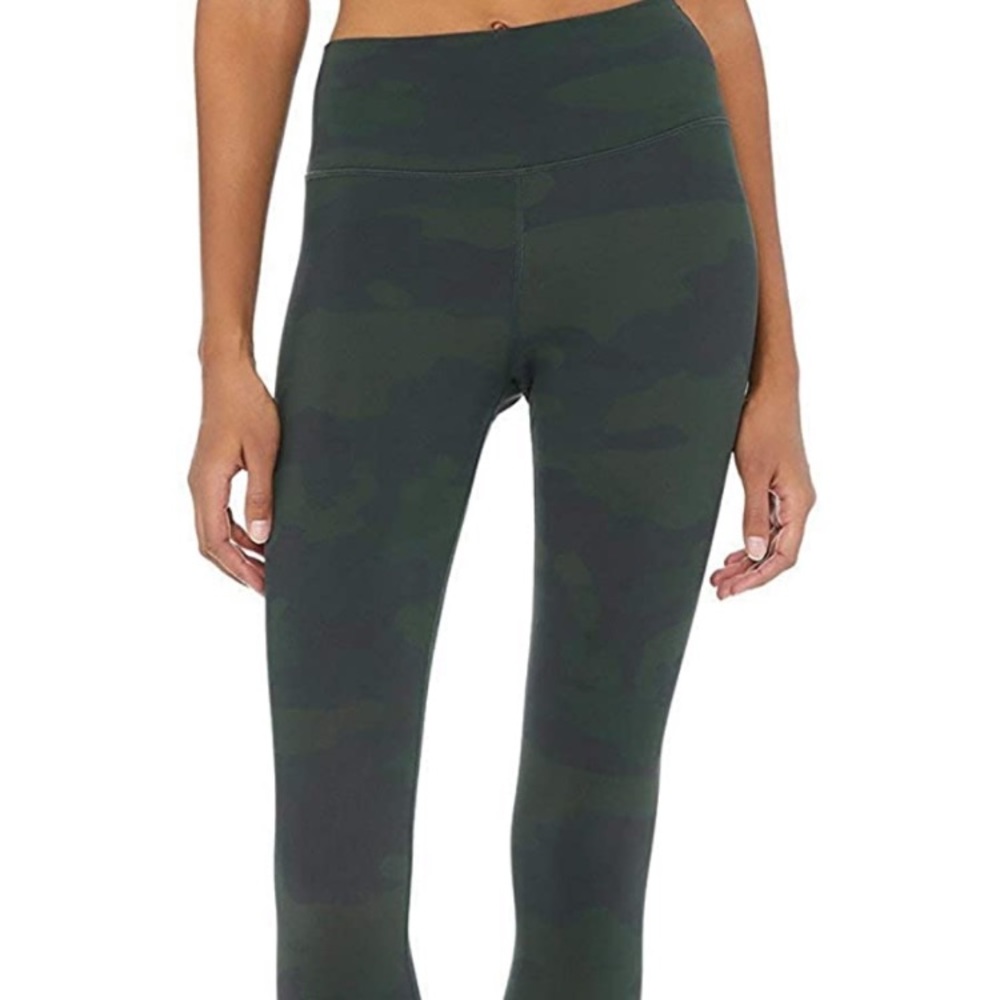 Selling ALO YOGA leggings - Size S - worn once - too big on me